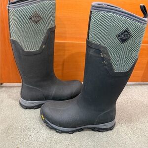 Muck Women's Black Winter & Rain Boots